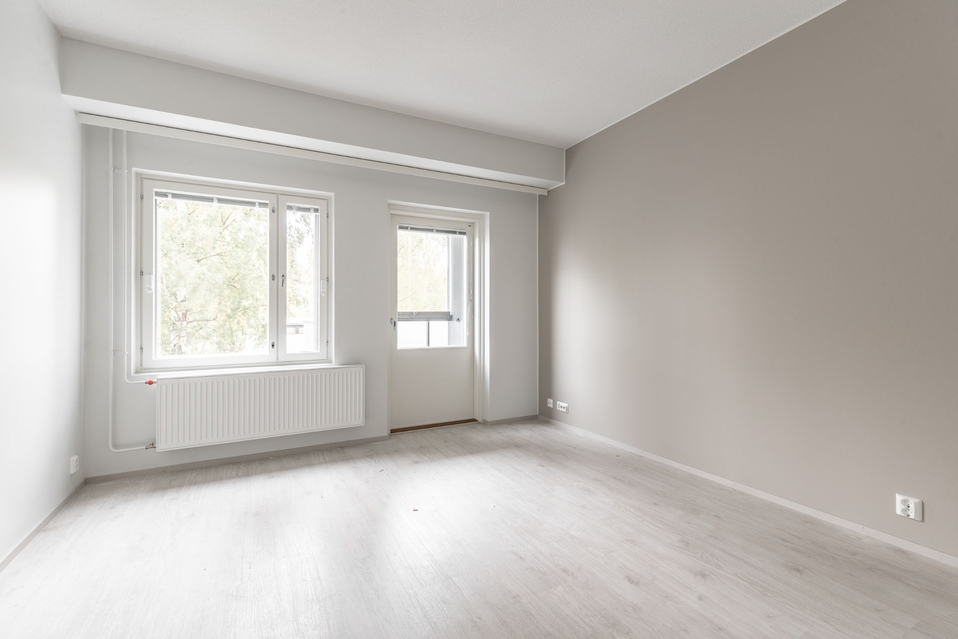 image number 4