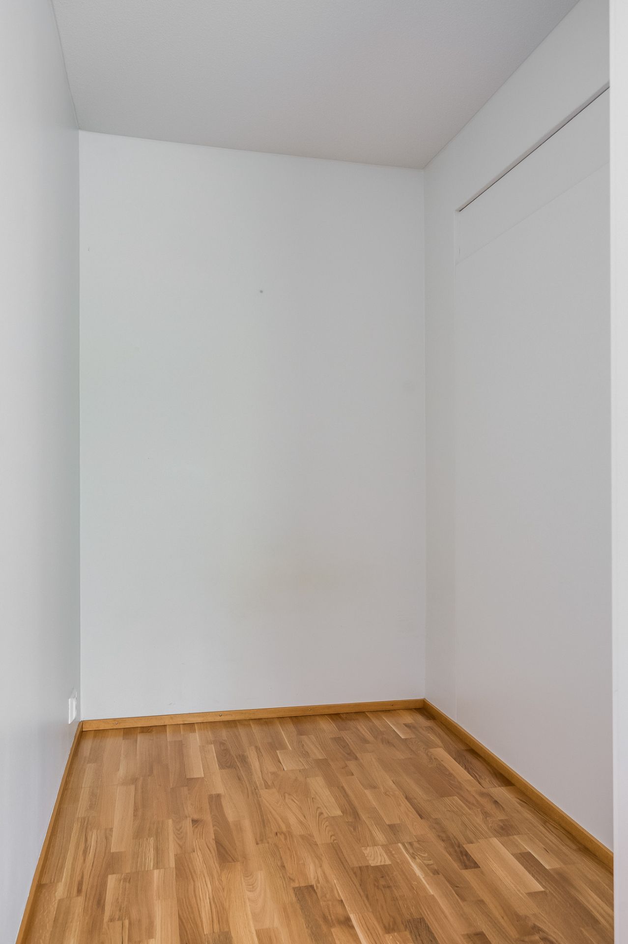 image number 7